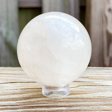 Clear Quartz Meaning: Healing Properties & Uses
