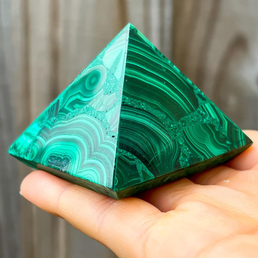 Outlet Malachite Pyramid Gemstone